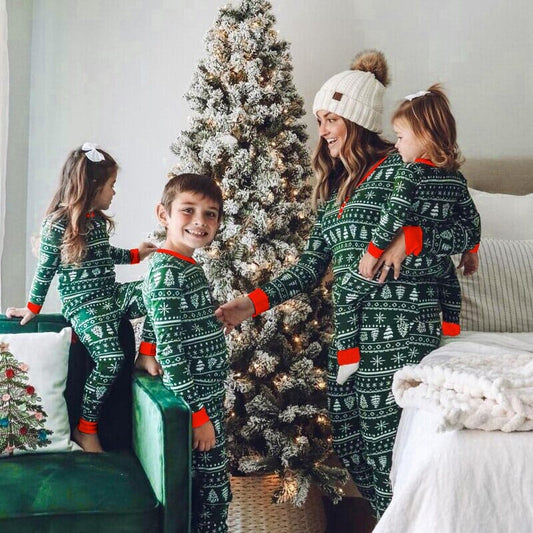Matchande julpyjamas för hela familjen - Grönt