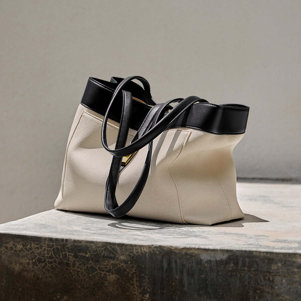 Oregon Metro Leather Buckle Strap Tote Bag-4