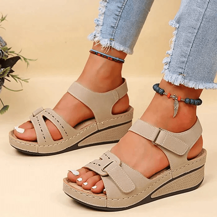 Bekväma sandaler för kvinnor med stötdämpning och stabilt stöd