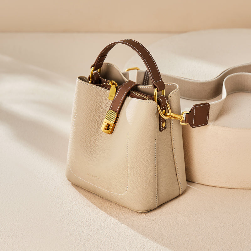 Elegant Multi-Seasonal Shoulder Bag-4