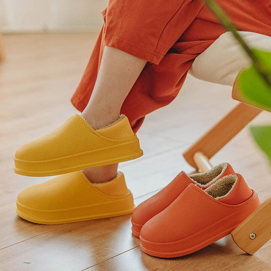 Fluffiga mjuka vintertofflor