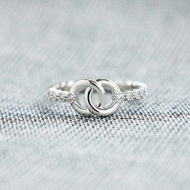 Ring Mamma & Dotter – Symbol för Ett Oslitbart Band