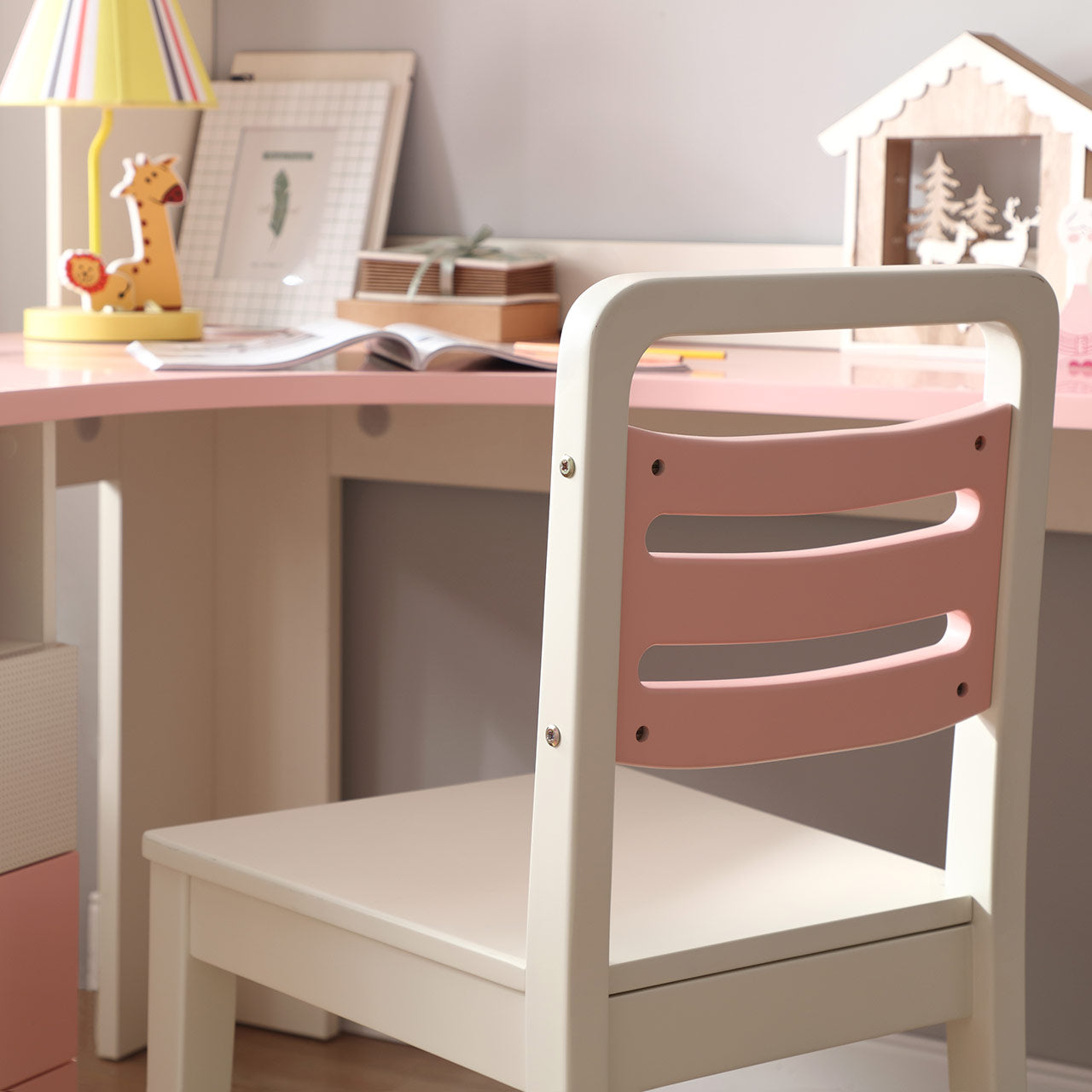 Princess Isabella Pink and White Chair-2