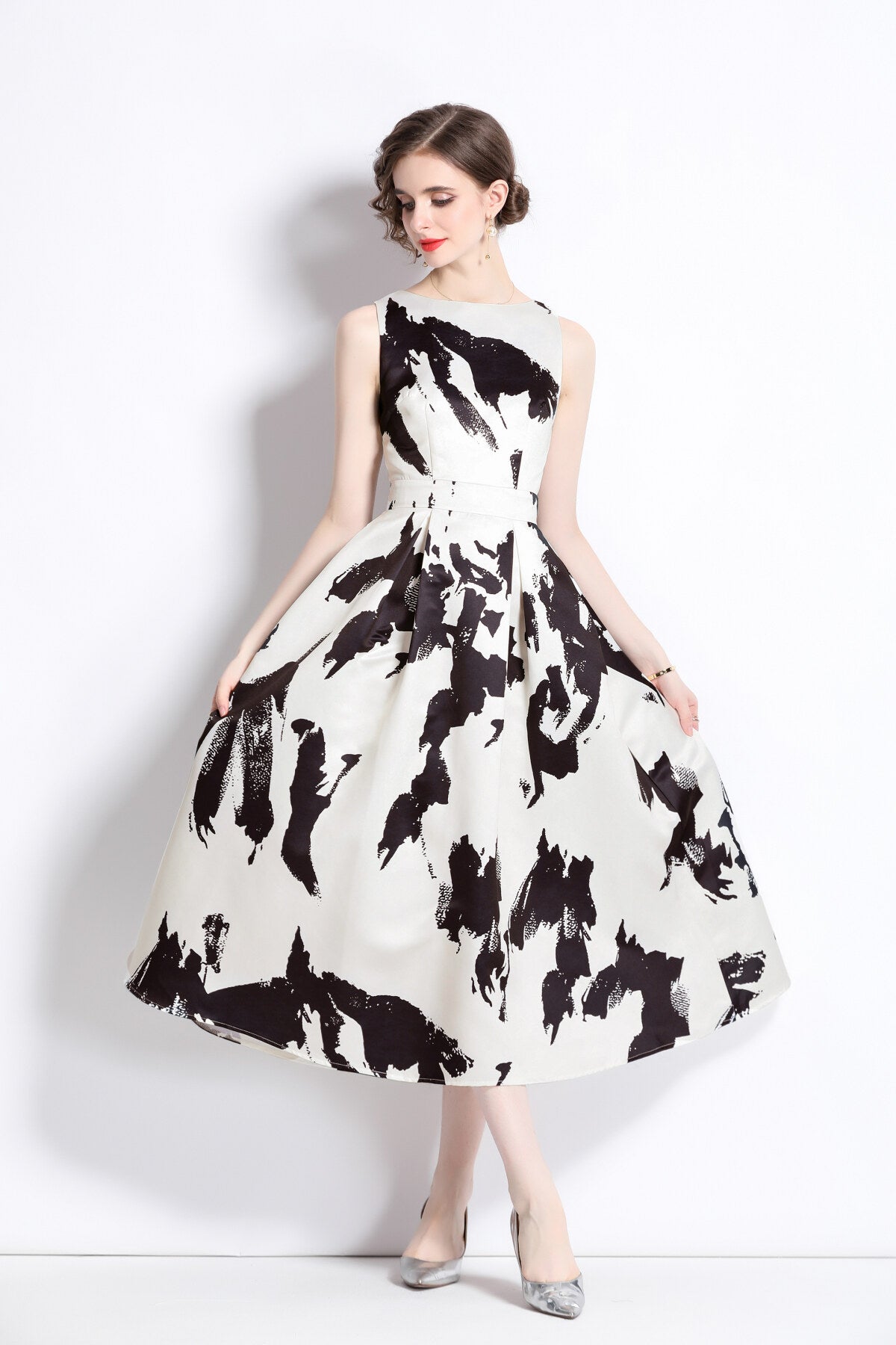 Vibrant Abstract Fitted Waist A Line Dress-2